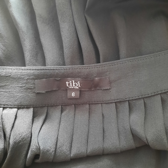 Tibi midi silk skirt. - Picture 6 of 9